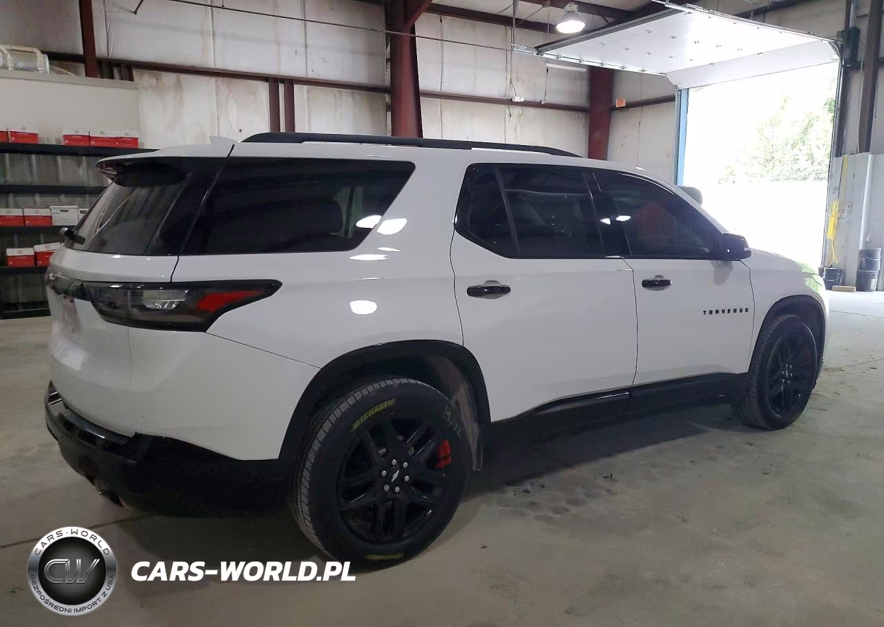 2018 Chevrolet Traverse Premier VIN:1GNERKKW9JJ240384 - 3