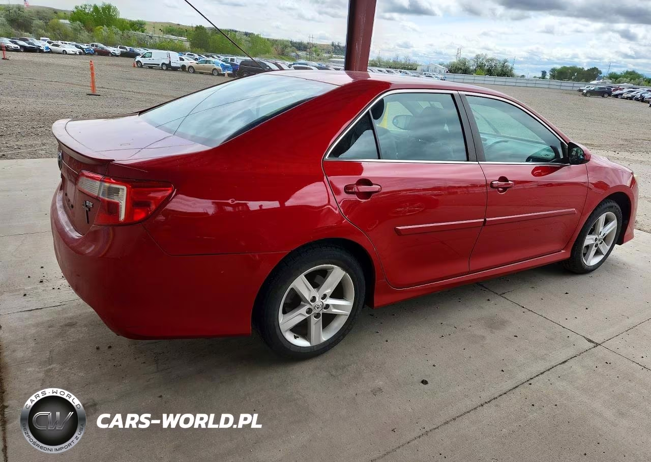 2014 Toyota Camry Se VIN:4T1BF1FK5EU746669 - 3