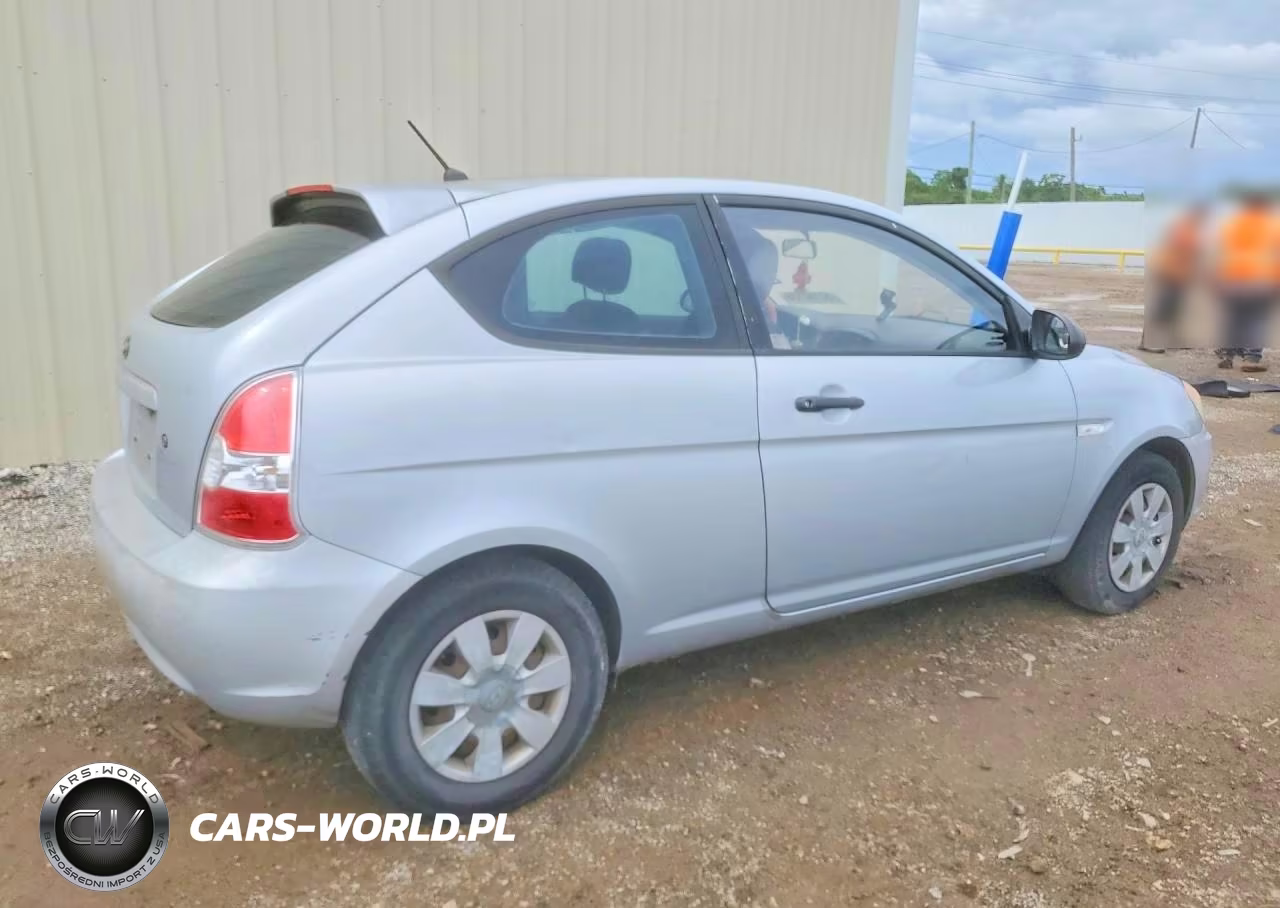 2007 Hyundai Accent Gs VIN:KMHCM36C37U044951 - 3