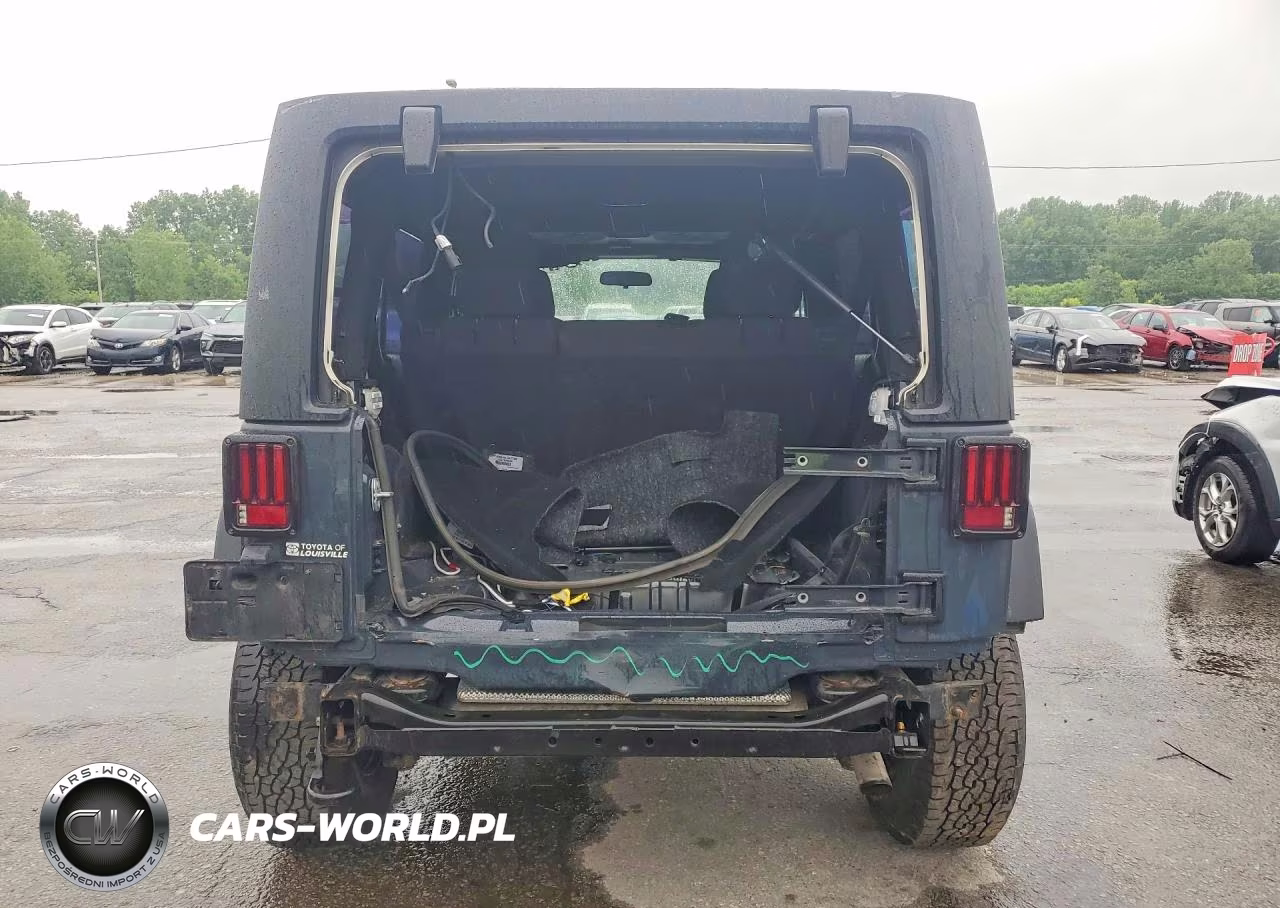 2016 Jeep Wrangler Unlimited Sport VIN:1C4BJWDGXGL246031 - 6