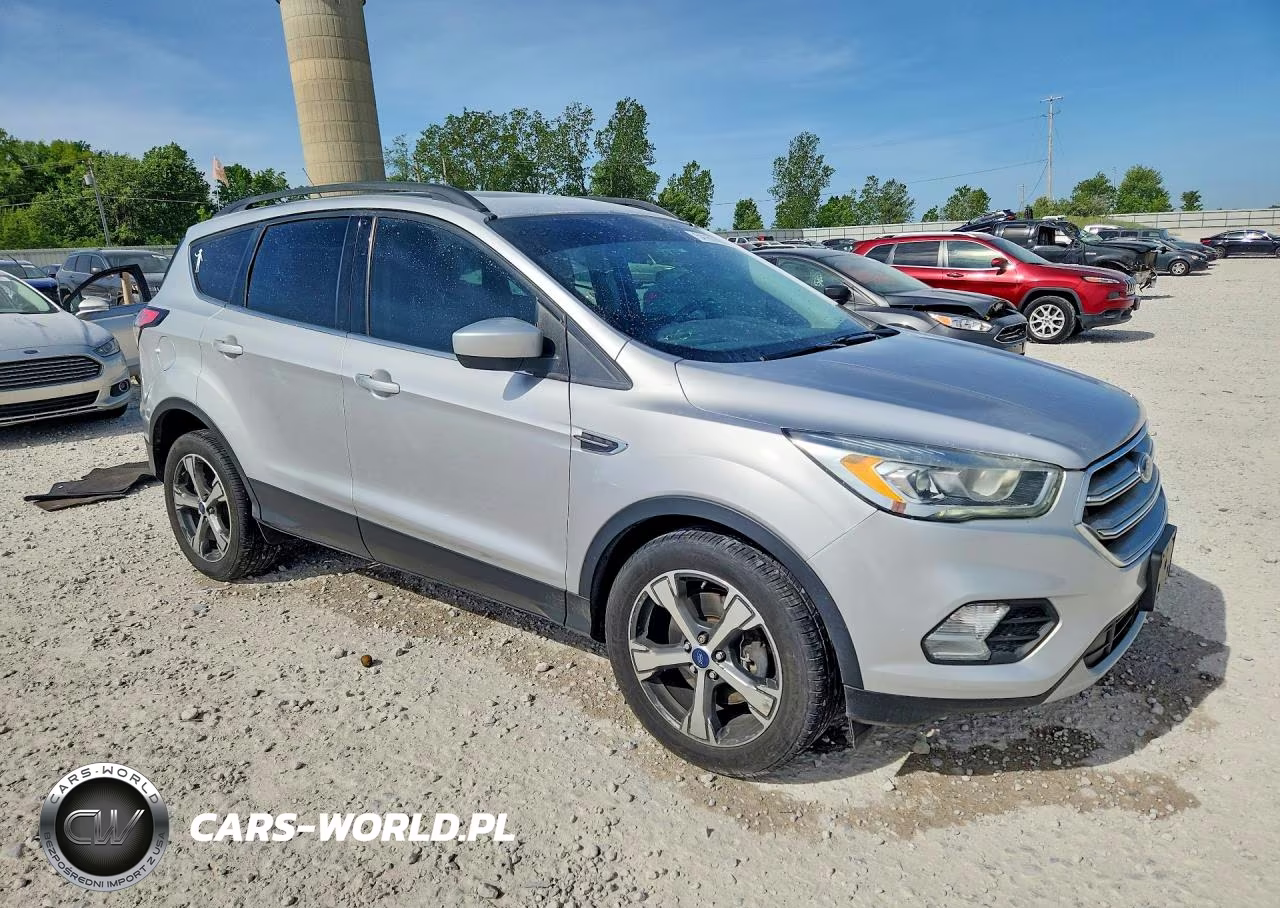 2017 Ford Escape Se VIN:1FMCU0G94HUB84476 - 4