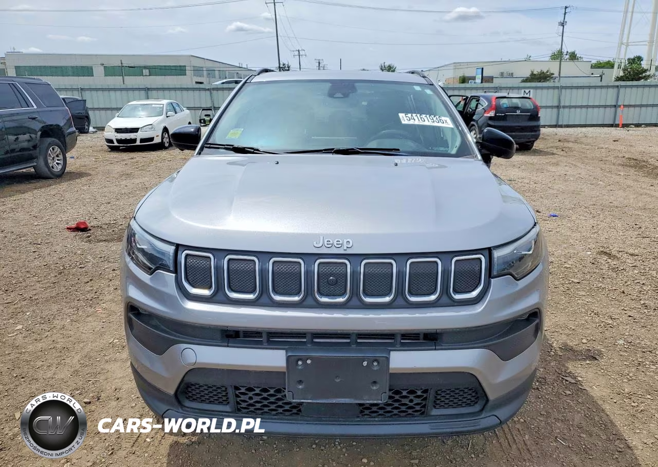 2022 Jeep Compass Latitude Lux VIN:3C4NJDFB0NT210174 - 5