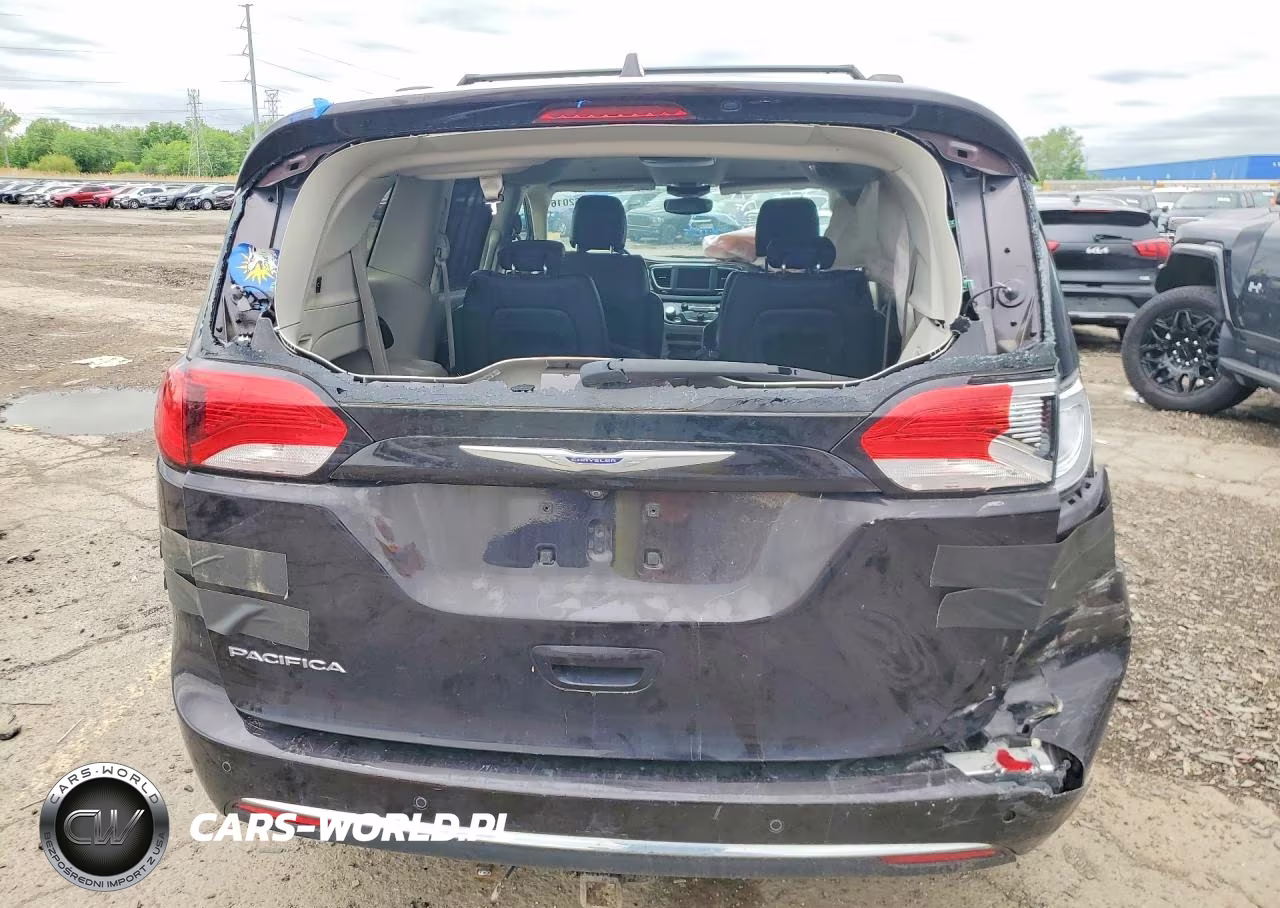 2019 Chrysler Pacifica Touring L VIN:2C4RC1BG0KR549043 - 6