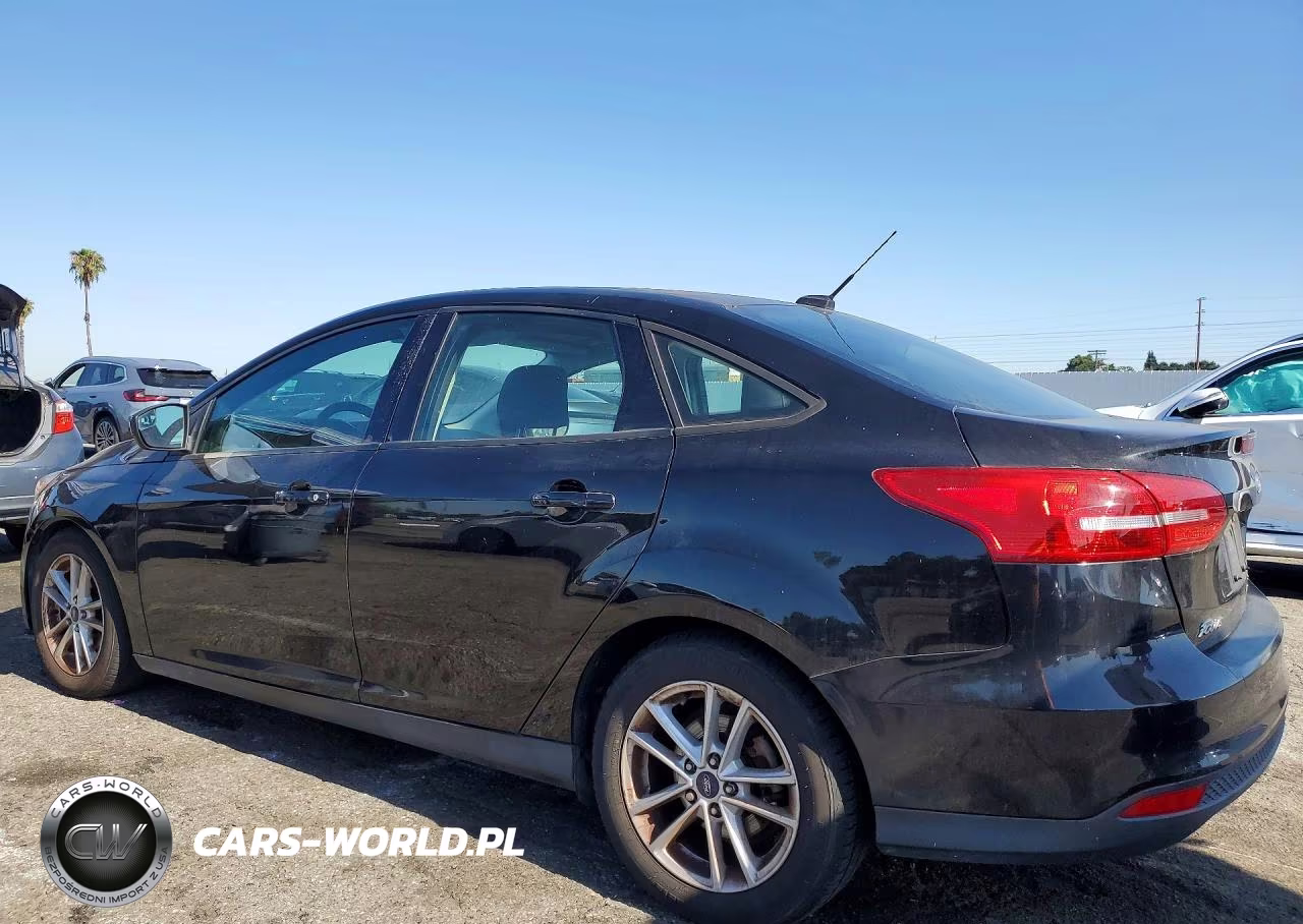 2018 Ford Focus Se VIN:1FADP3FE8JL312851 - 2