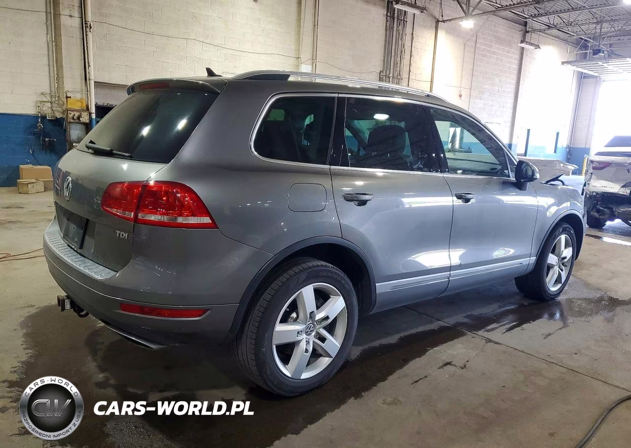 2014 Volkswagen Touareg V6 Tdi VIN:WVGEP9BP4ED012132 - 3