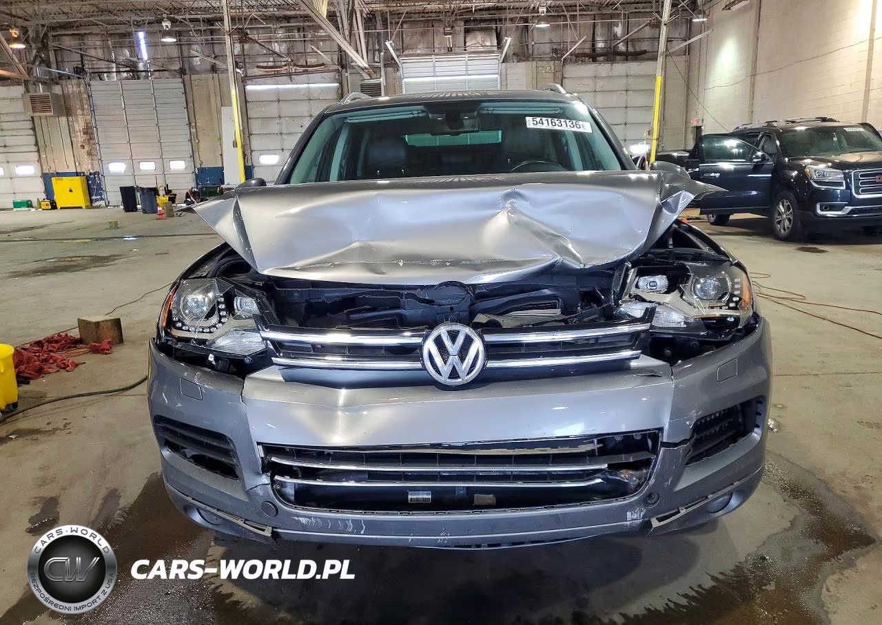 2014 Volkswagen Touareg V6 Tdi VIN:WVGEP9BP4ED012132 - 5
