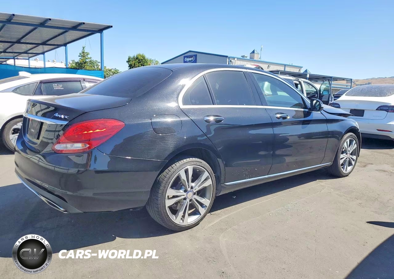 2017 Mercedes-Benz C 300 4Matic VIN:55SWF4KB4HU193120 - 3