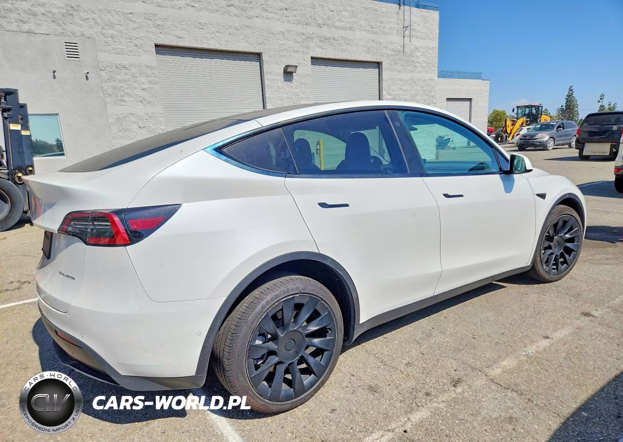 2022 Tesla Model Y VIN:7SAYGDEE9NF458478 - 3