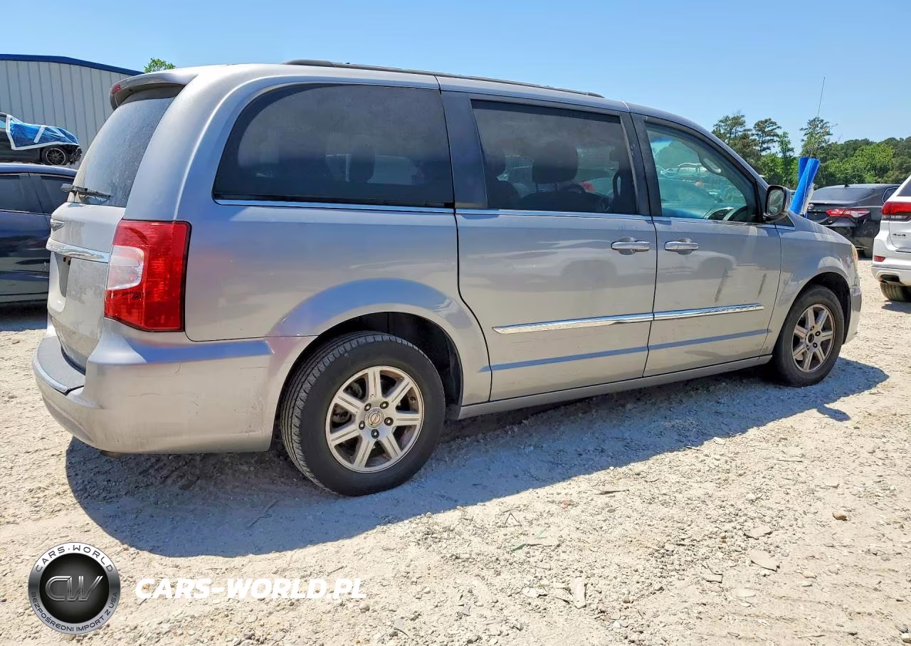 2013 Chrysler Town & Country Touring VIN:2C4RC1BGXDR577970 - 3