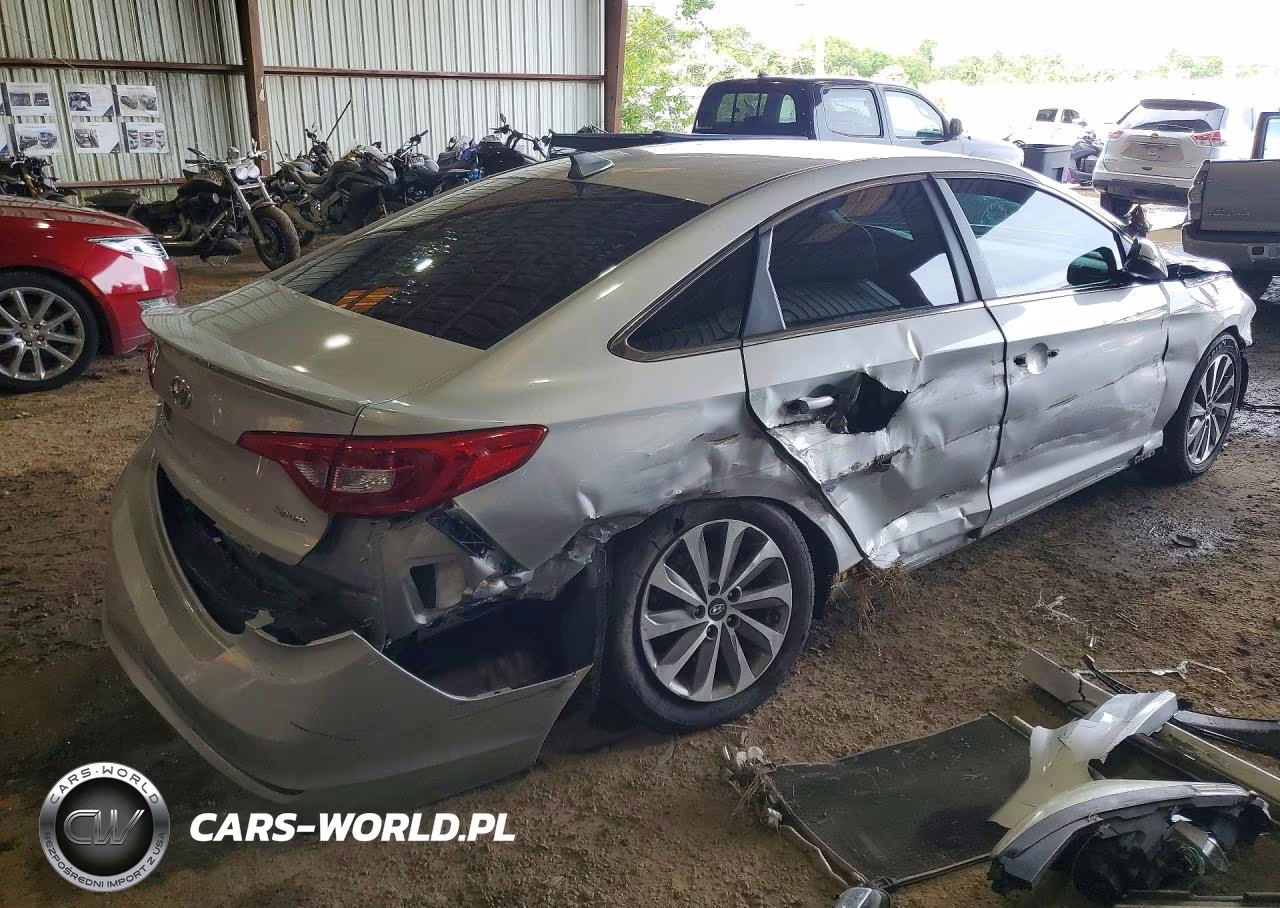 2015 Hyundai Sonata Sport VIN:5NPE34AF3FH061748 - 3