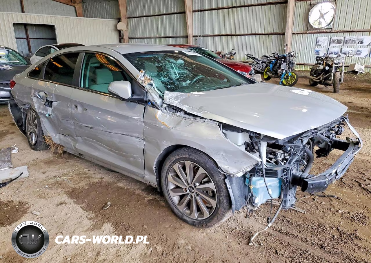 2015 Hyundai Sonata Sport VIN:5NPE34AF3FH061748 - 4