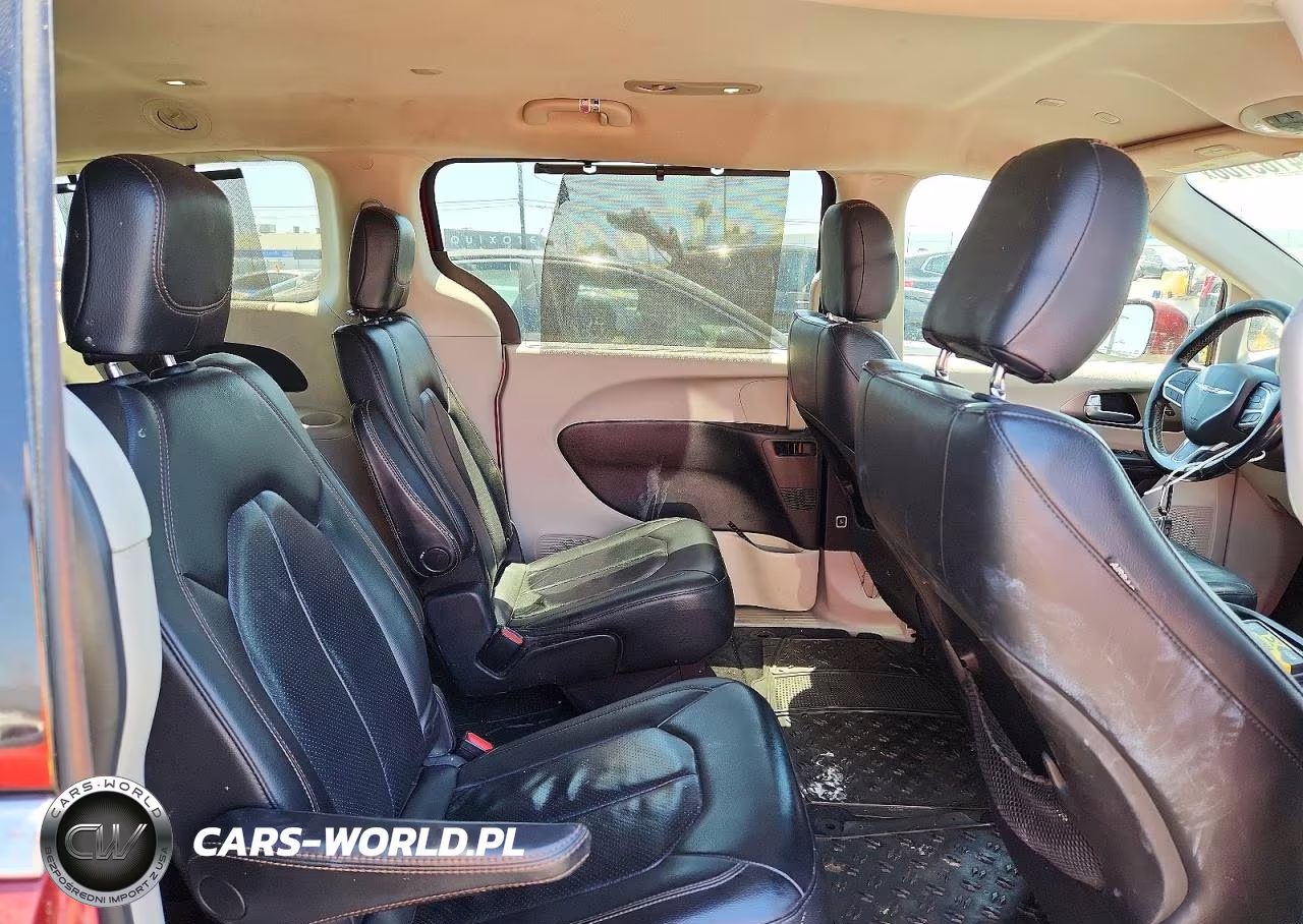 2020 Chrysler Pacifica Touring L VIN:2C4RC1BG7LR276992 - 11
