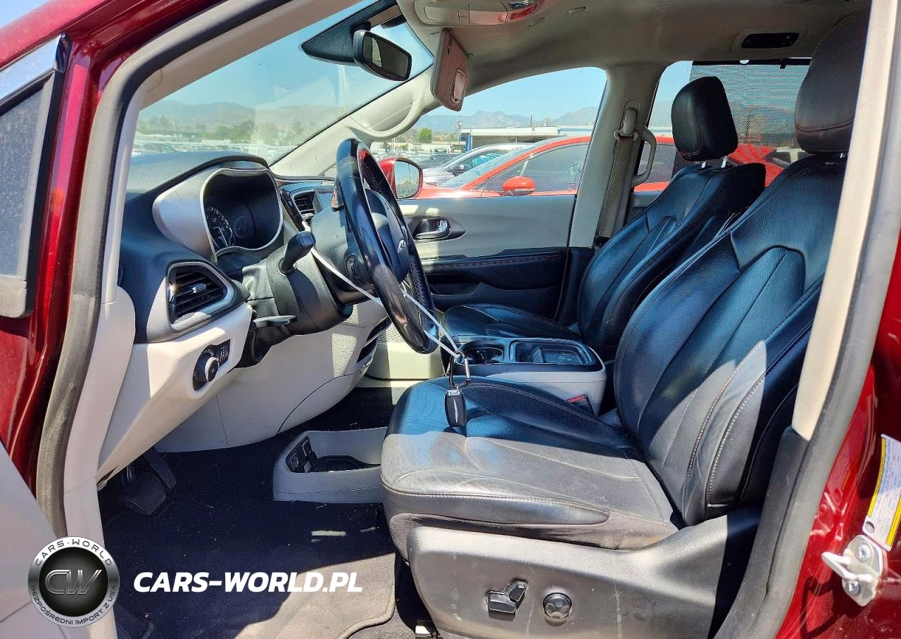 2020 Chrysler Pacifica Touring L VIN:2C4RC1BG7LR276992 - 7