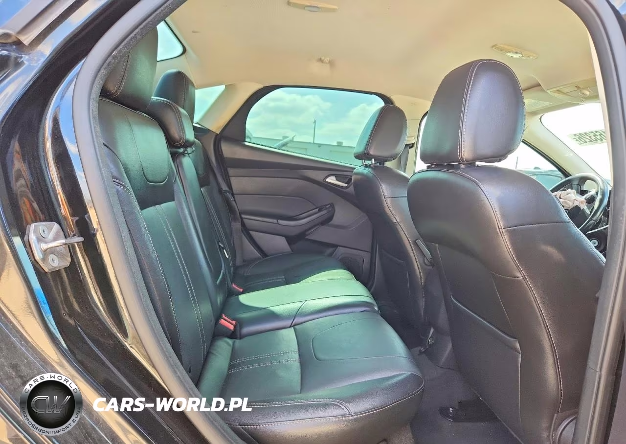 2014 Ford Focus Se VIN:1FADP3F27EL352852 - 10