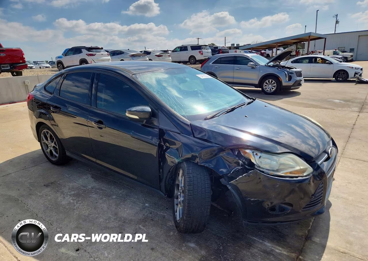 2014 Ford Focus Se VIN:1FADP3F27EL352852 - 4