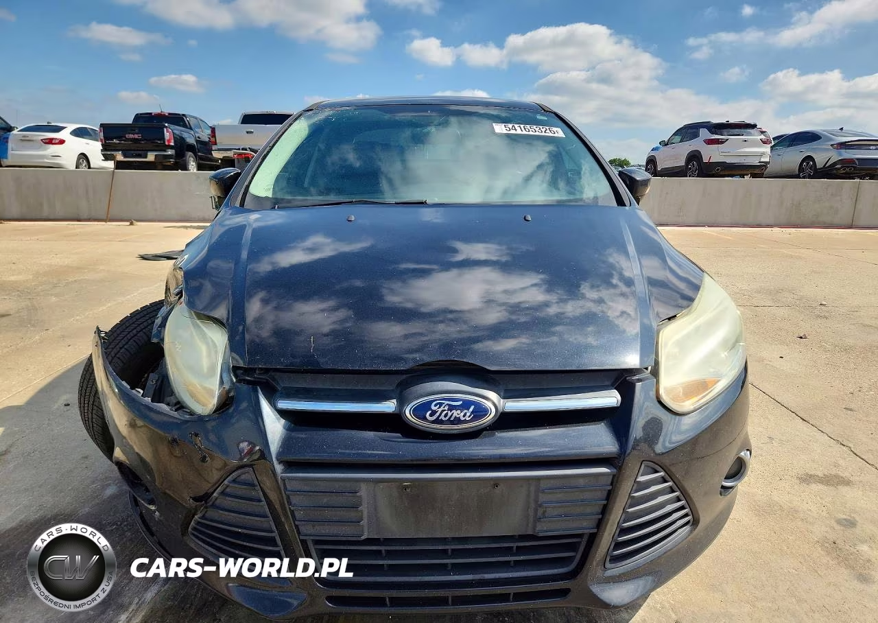 2014 Ford Focus Se VIN:1FADP3F27EL352852 - 5