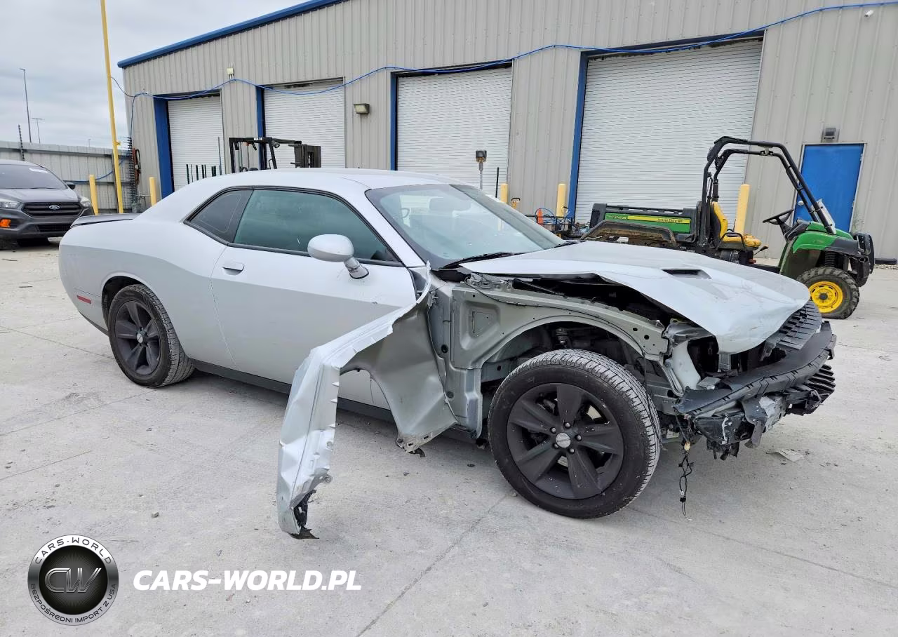 2023 Dodge Challenger Sxt VIN:2C3CDZAG3PH553432 - 4