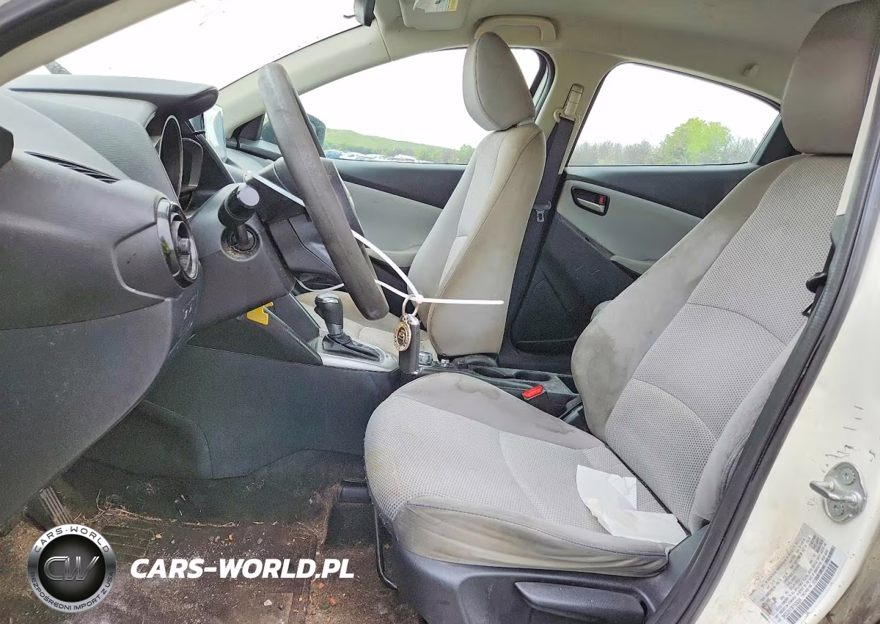 2019 Toyota Yaris L VIN:3MYDLBYV3KY509224 - 7