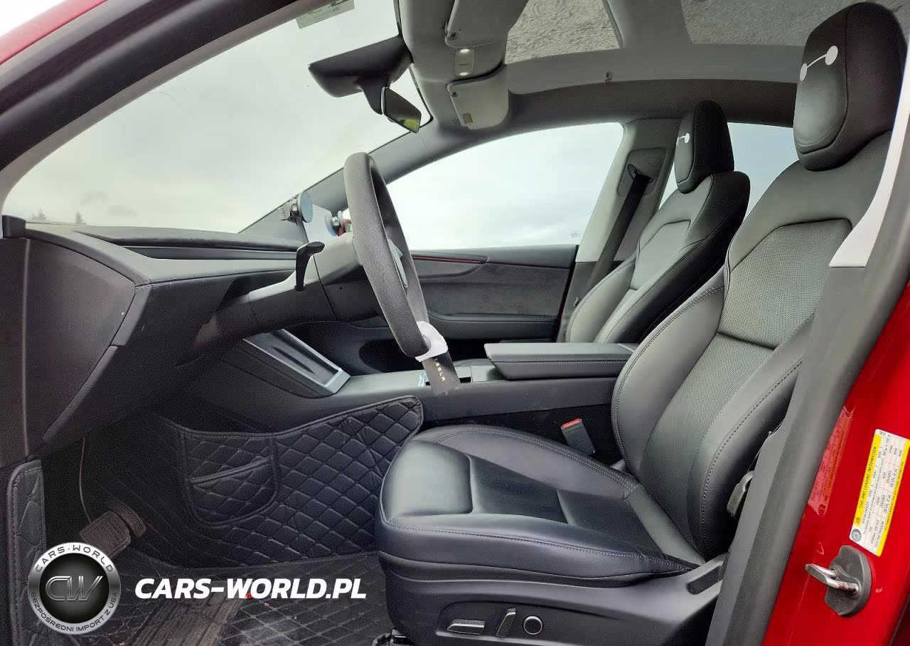 2026 Tesla Model Y VIN:7SAYGDEE2TF330161 - 7