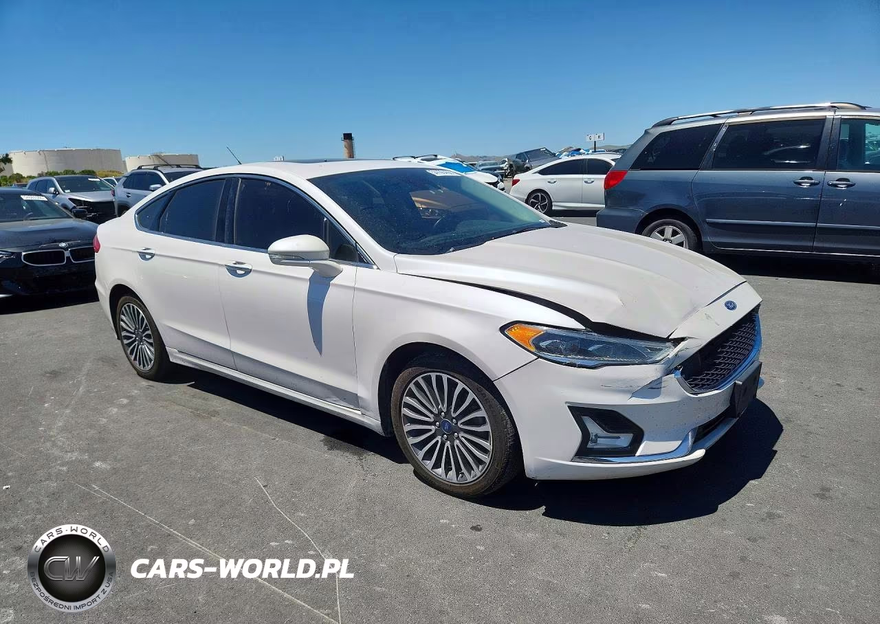 2019 Ford Fusion Titanium VIN:3FA6P0SU3KR232607 - 4
