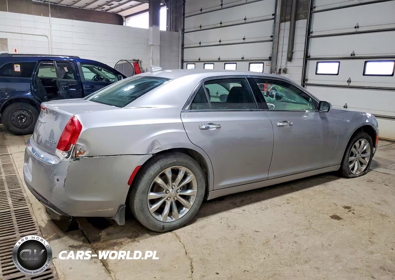 2018 Chrysler 300 Limited VIN:2C3CCAKG2JH127449 - 3