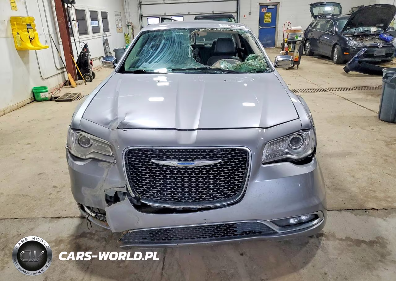 2018 Chrysler 300 Limited VIN:2C3CCAKG2JH127449 - 5
