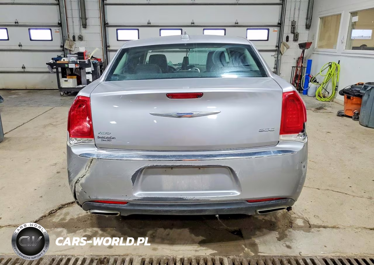 2018 Chrysler 300 Limited VIN:2C3CCAKG2JH127449 - 6