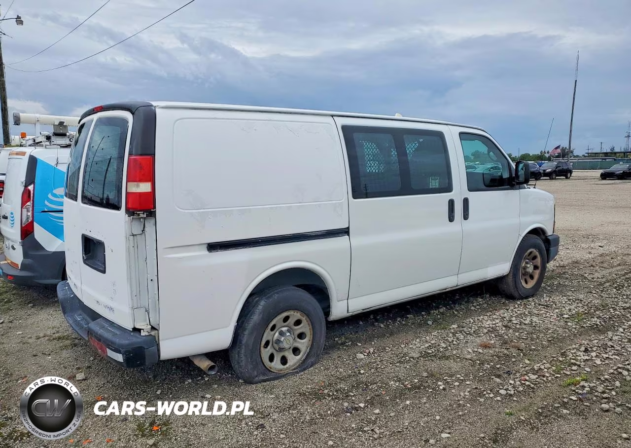 2012 Chevrolet Express G1500 VIN:1GCSGAFX4C1170696 - 3