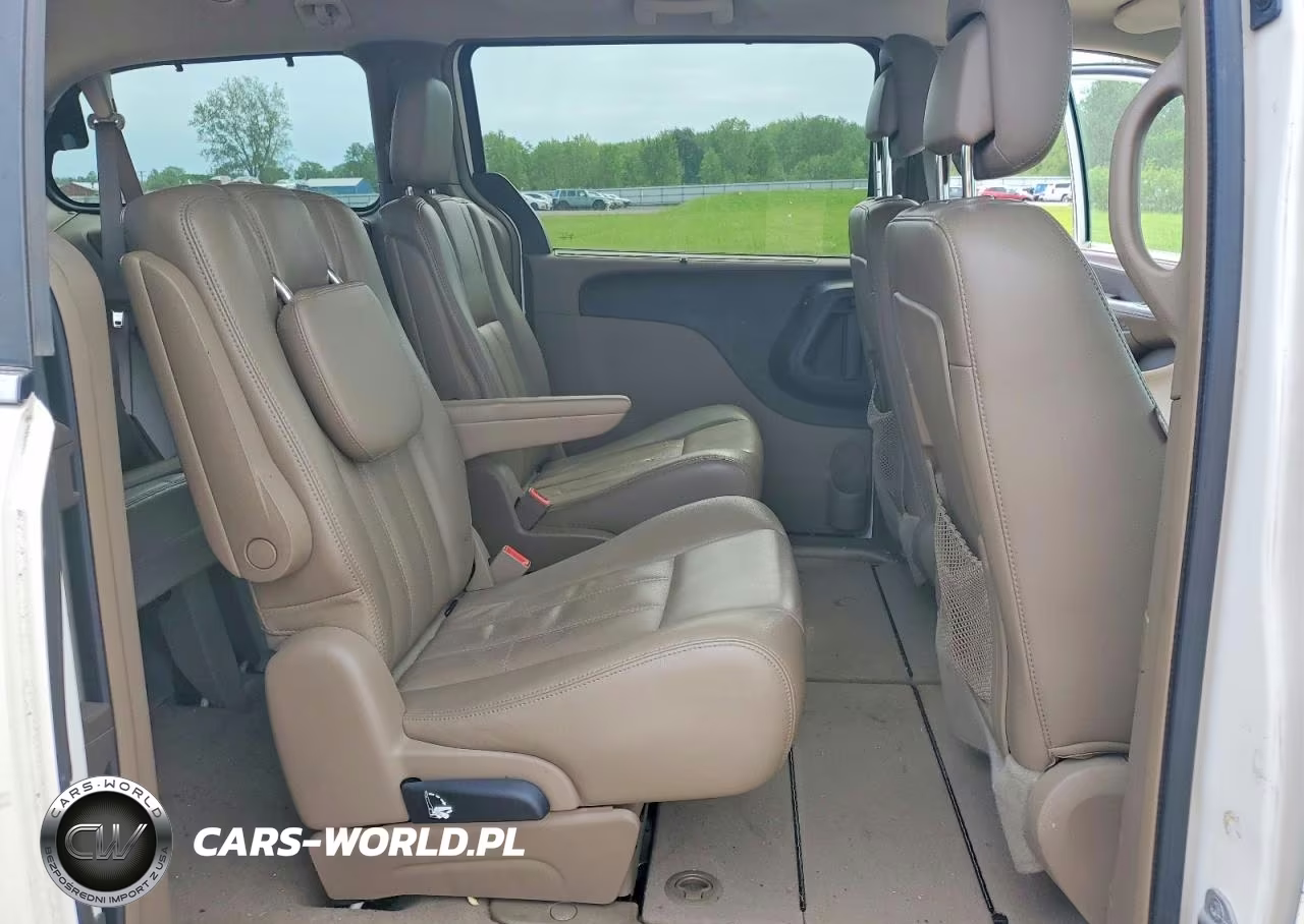2011 Chrysler Town & Country Touring L VIN:2A4RR8DG9BR759882 - 11