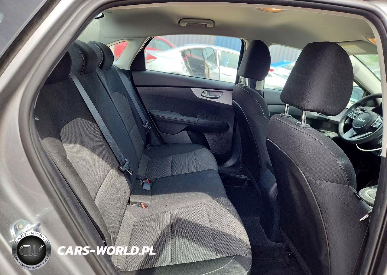 2022 Kia Forte Lxs VIN:3KPF24AD9NE468269 - 10