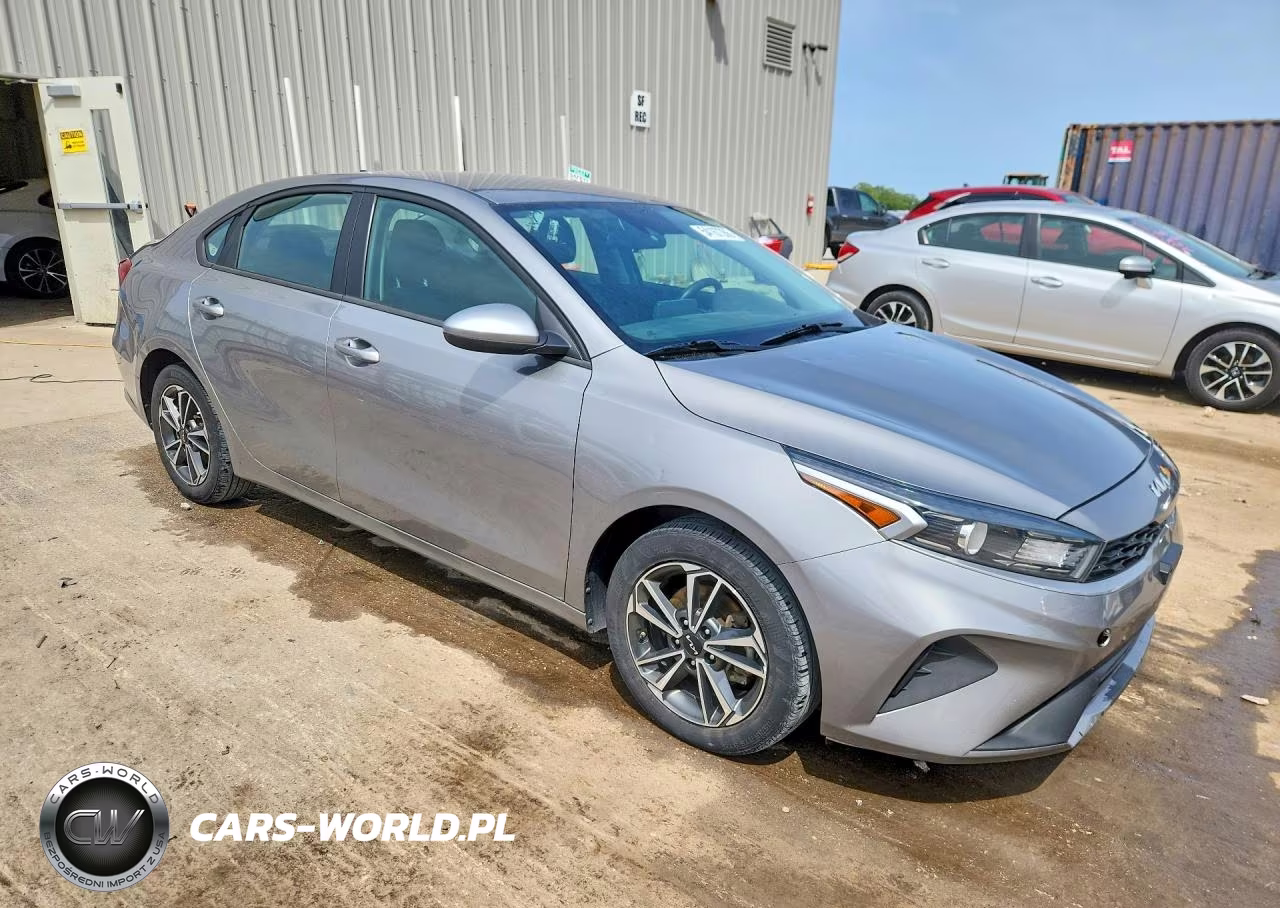 2022 Kia Forte Lxs VIN:3KPF24AD9NE468269 - 4