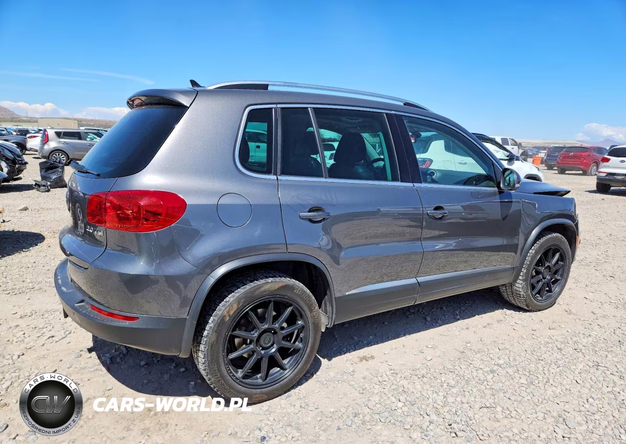 2012 Volkswagen Tiguan S VIN:WVGAV7AX3CW006303 - 3
