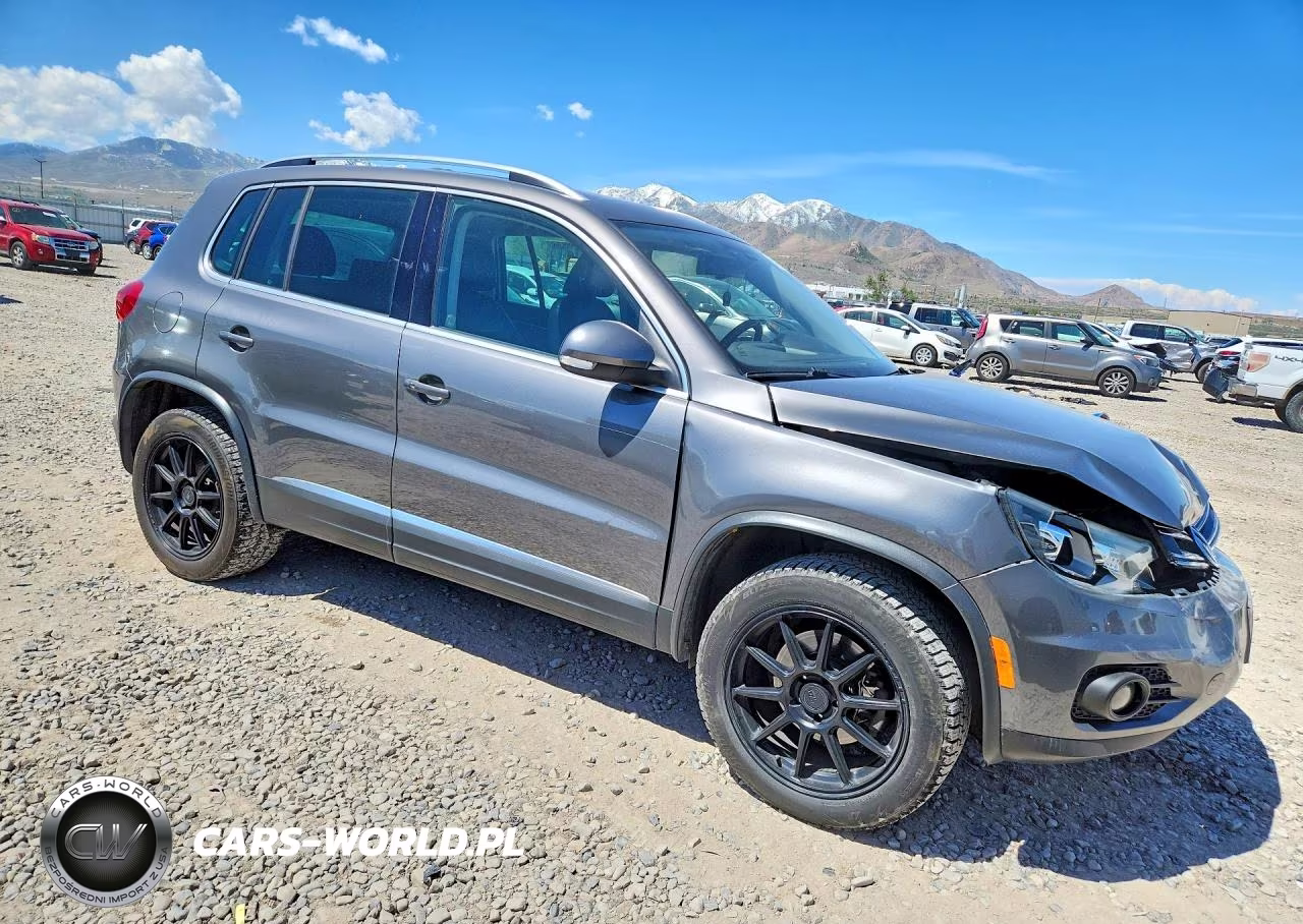 2012 Volkswagen Tiguan S VIN:WVGAV7AX3CW006303 - 4