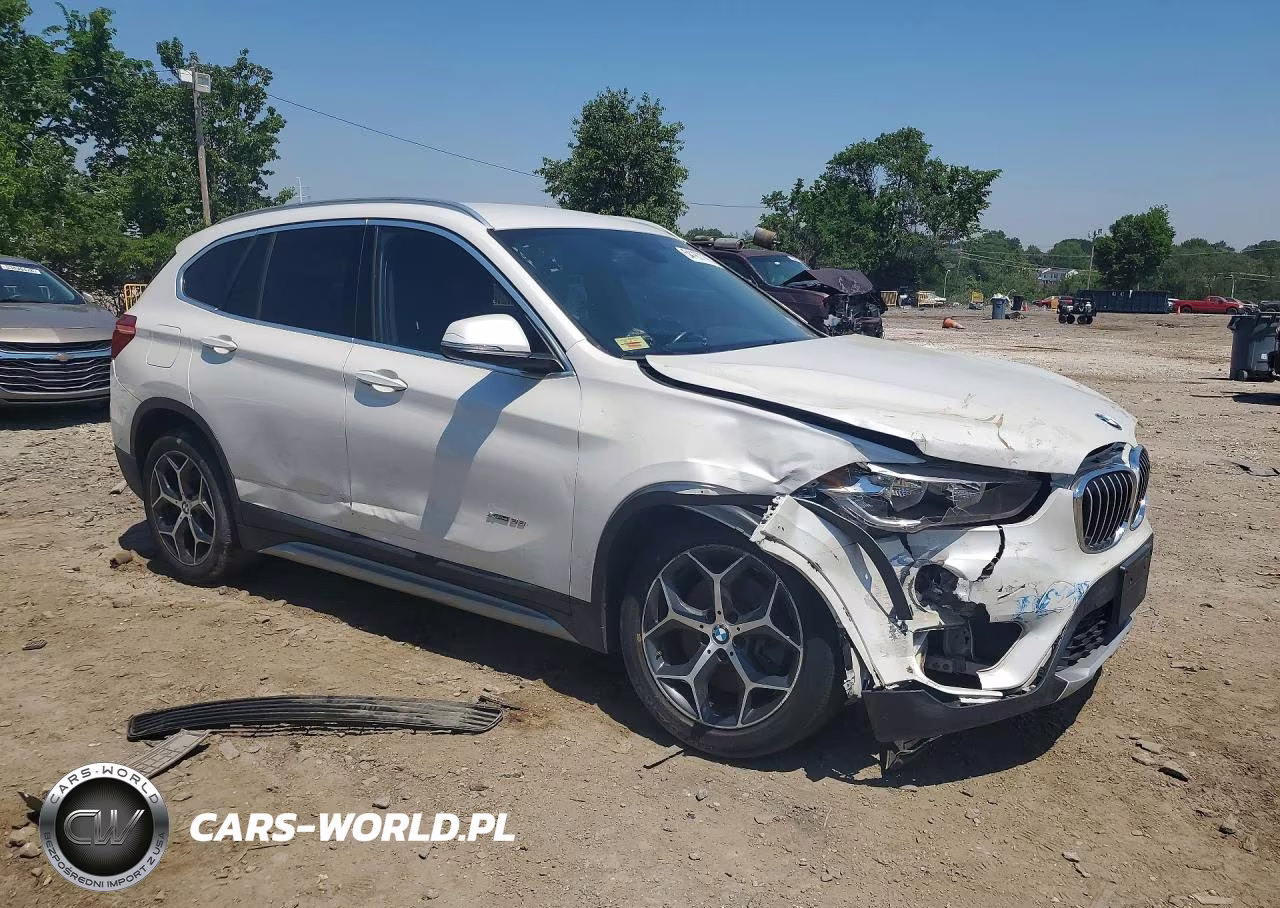 2018 BMW X1 xDrive28I VIN:WBXHT3C37J5K30028 - 4