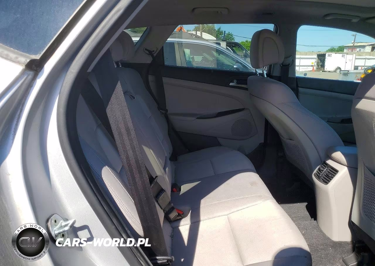 2018 Hyundai Tucson Value VIN:KM8J3CA24JU692184 - 11