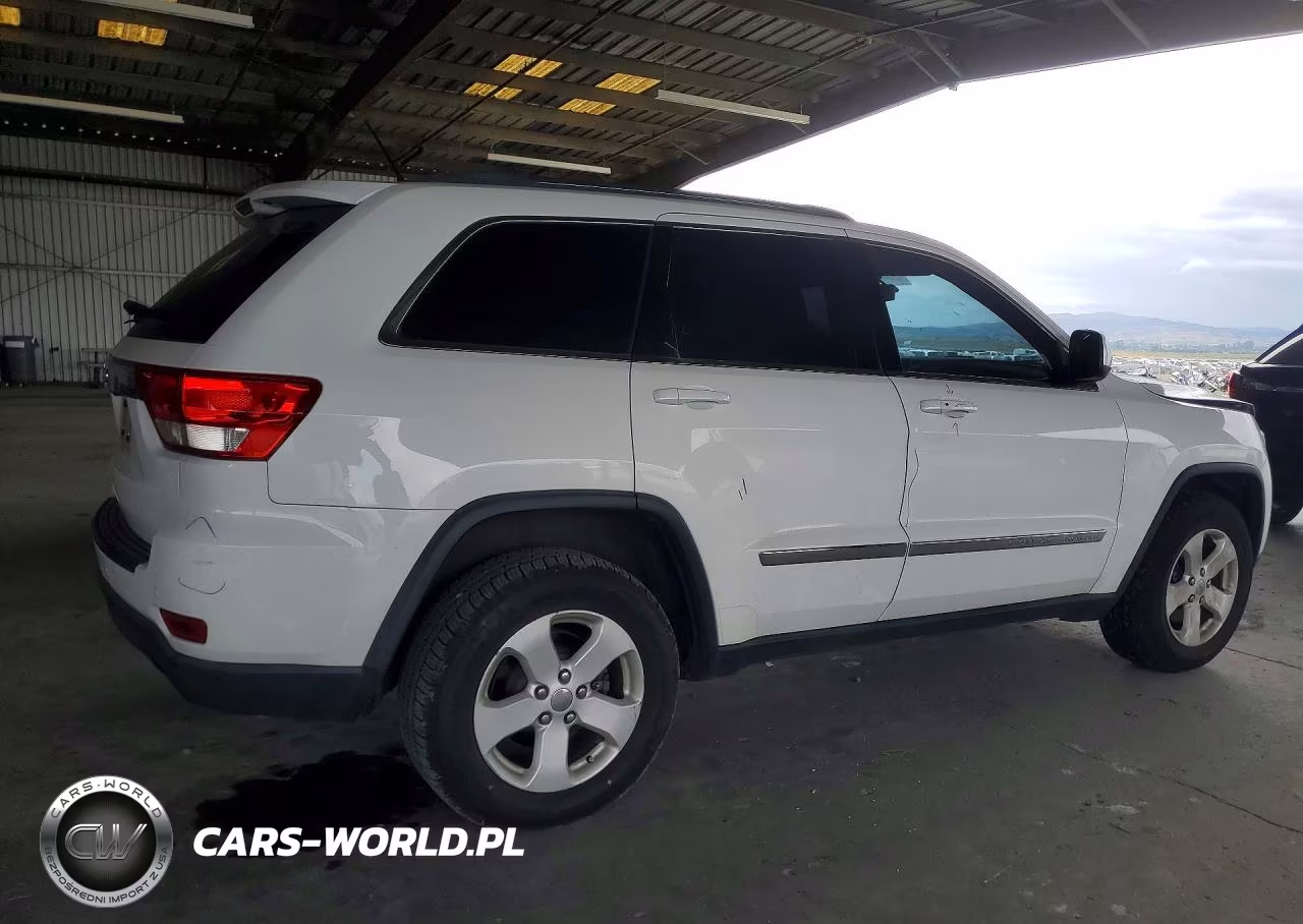 2013 Jeep Grand Cherokee Laredo VIN:1C4RJFAG7DC650001 - 3