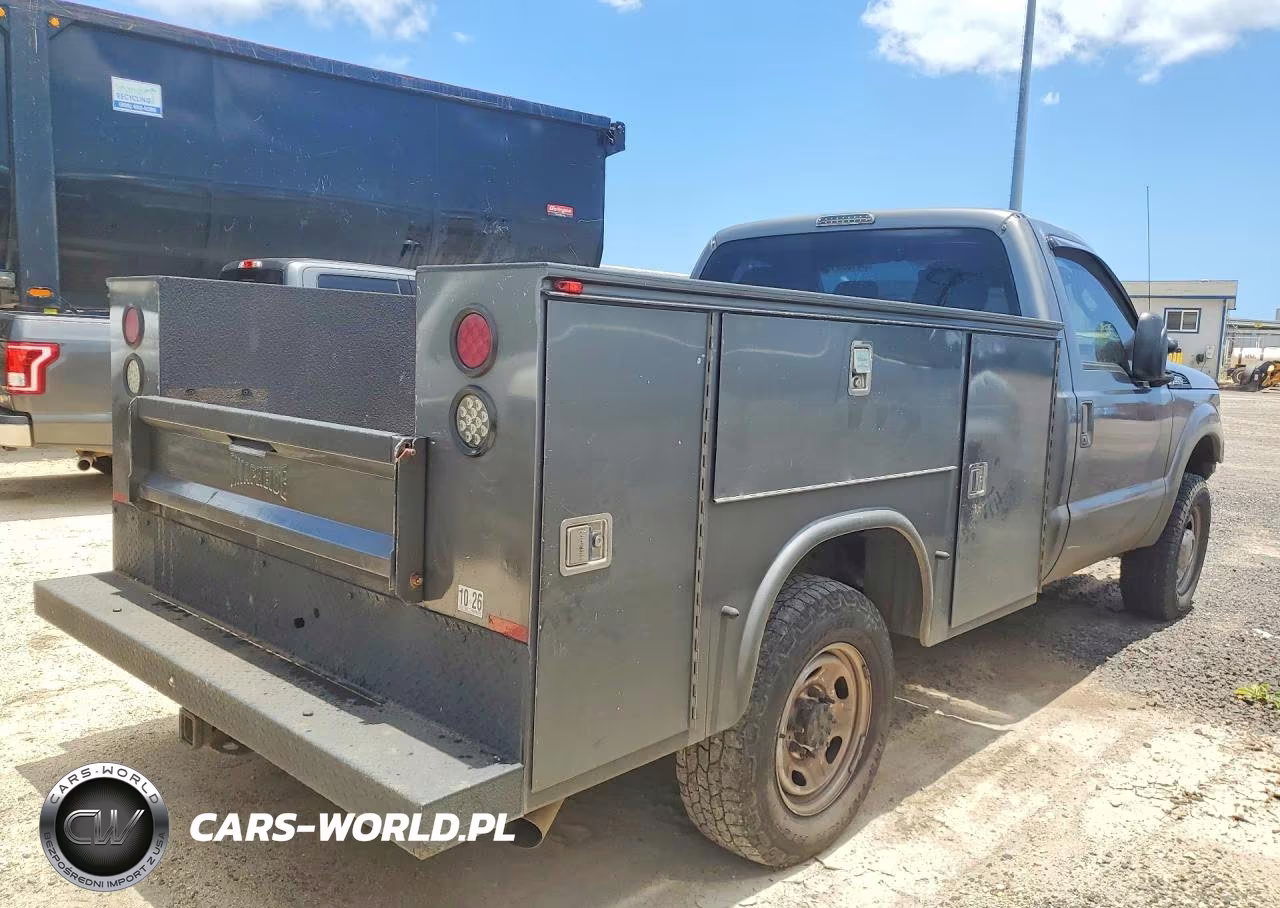 2011 Ford F250 Super Duty VIN:1FDBF2A62BEA75709 - 3