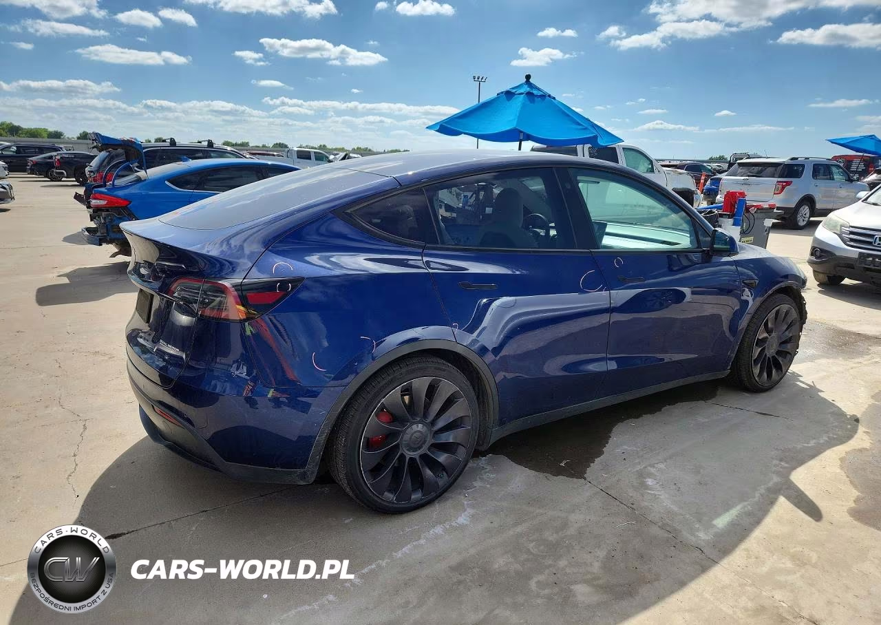 2021 Tesla Model Y VIN:5YJYGDEF5MF270111 - 3