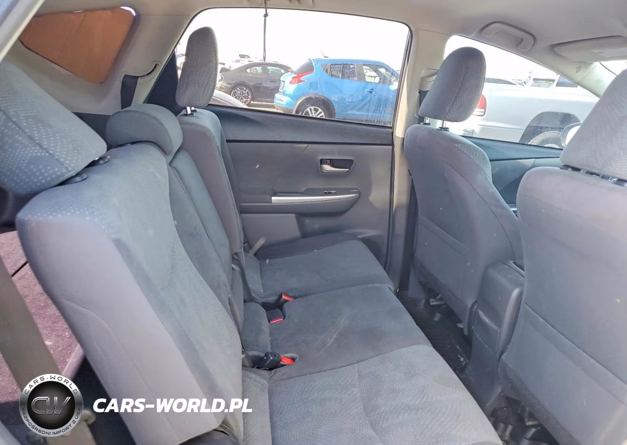 2013 Toyota Prius V Three VIN:JTDZN3EU8D3266652 - 10