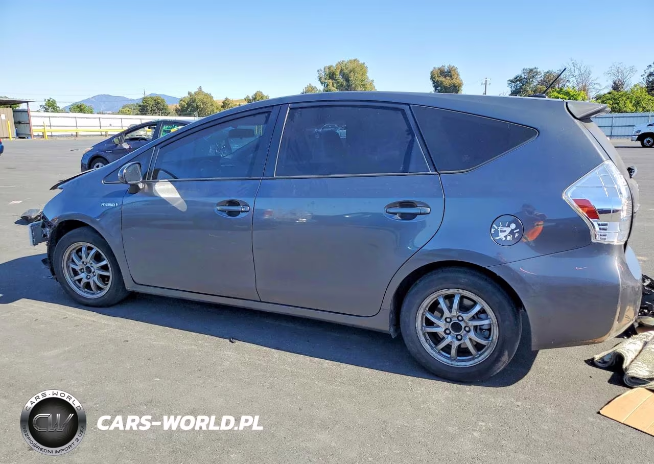 2013 Toyota Prius V Three VIN:JTDZN3EU8D3266652 - 2