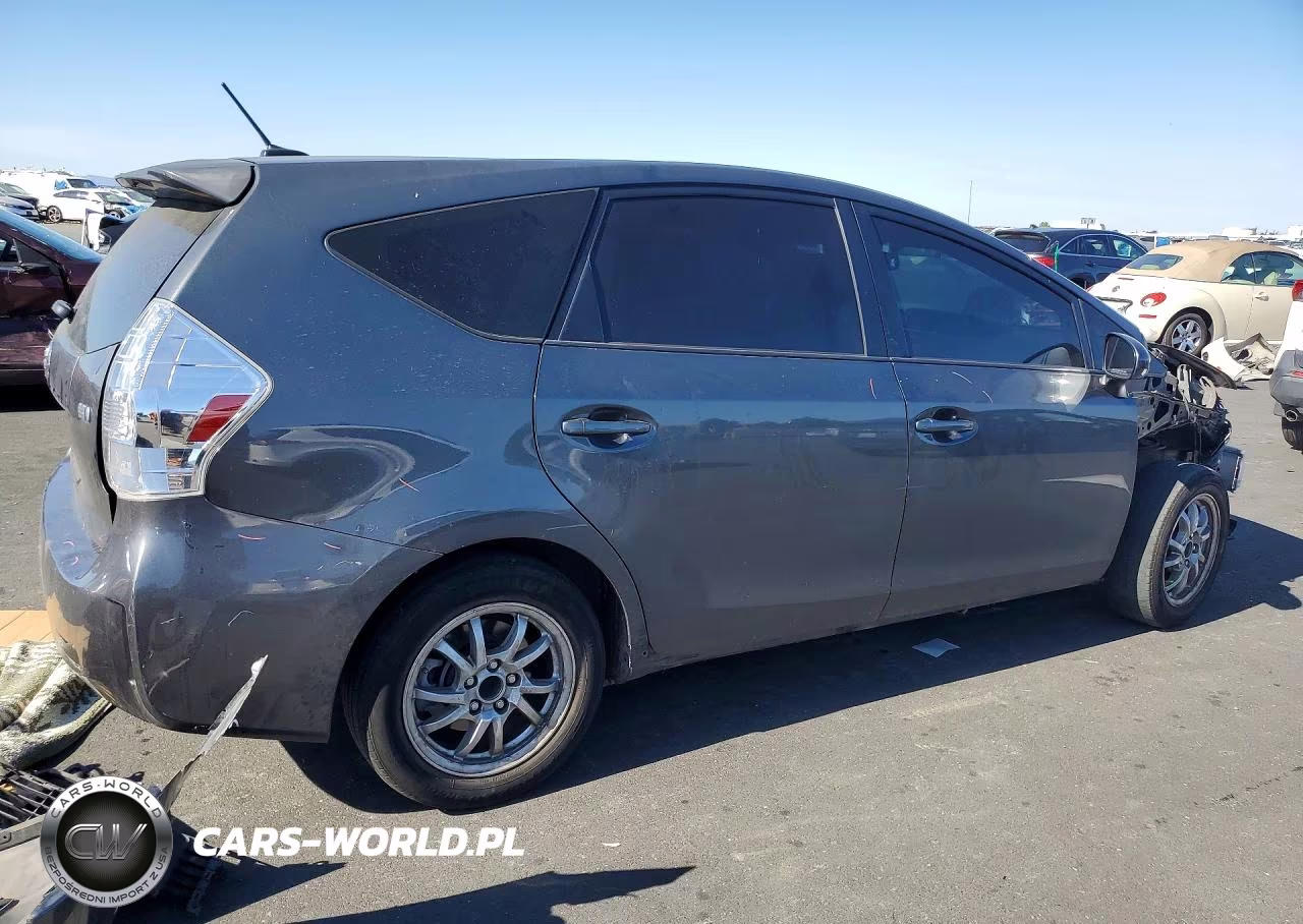 2013 Toyota Prius V Three VIN:JTDZN3EU8D3266652 - 3