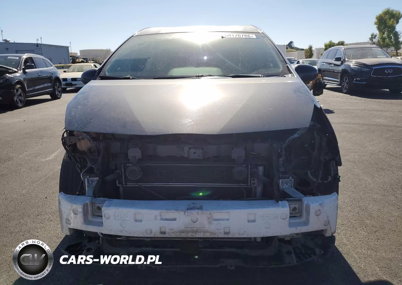 2013 Toyota Prius V Three VIN:JTDZN3EU8D3266652 - 5