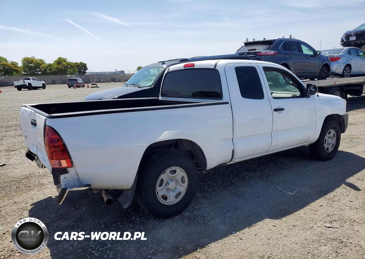 2015 Toyota Tacoma Access Cab VIN:5TFTX4CN8FX060146 - 3