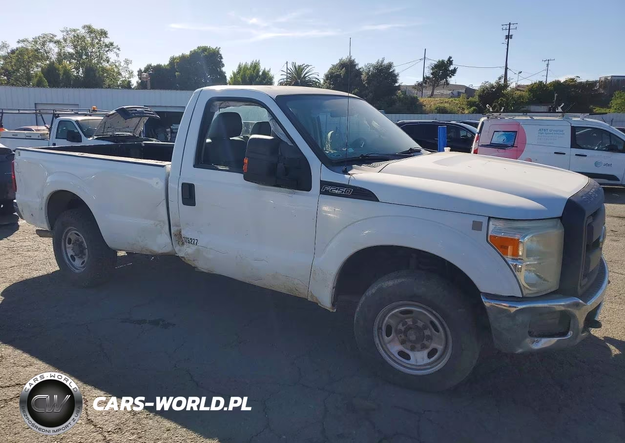 2013 Ford F250 Super Duty VIN:1FTBF2A62DEB52747 - 4