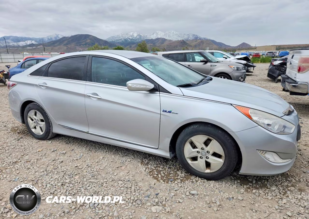 2012 Hyundai Sonata Hybrid VIN:KMHEC4A43CA035549 - 4