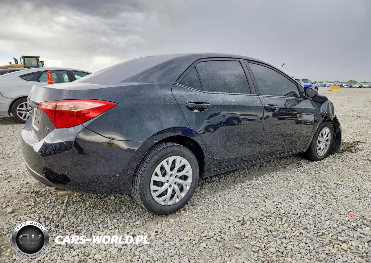 2019 Toyota Corolla Le VIN:5YFBURHE6KP868806 - 3