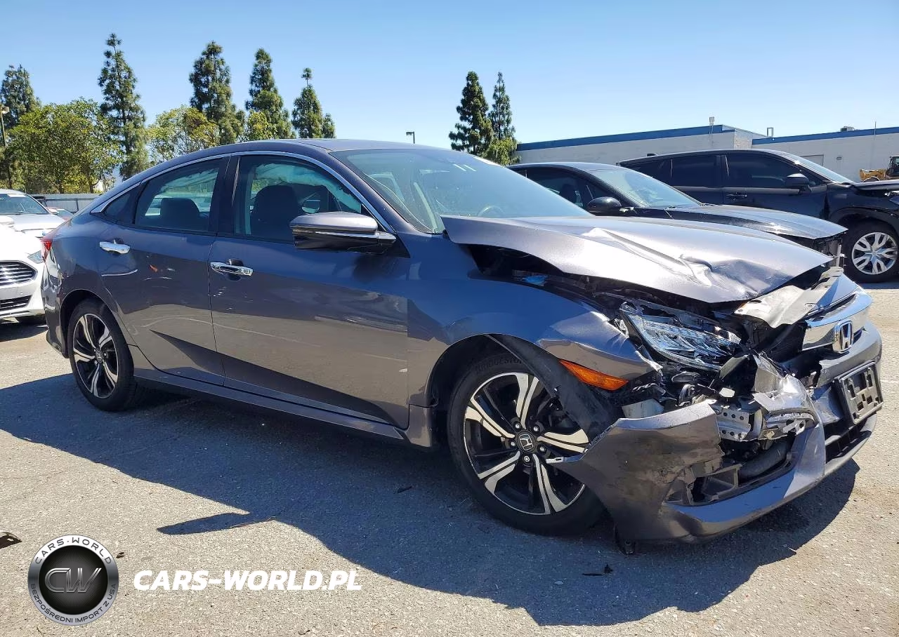 2016 Honda Civic Touring VIN:19XFC1F9XGE210586 - 4
