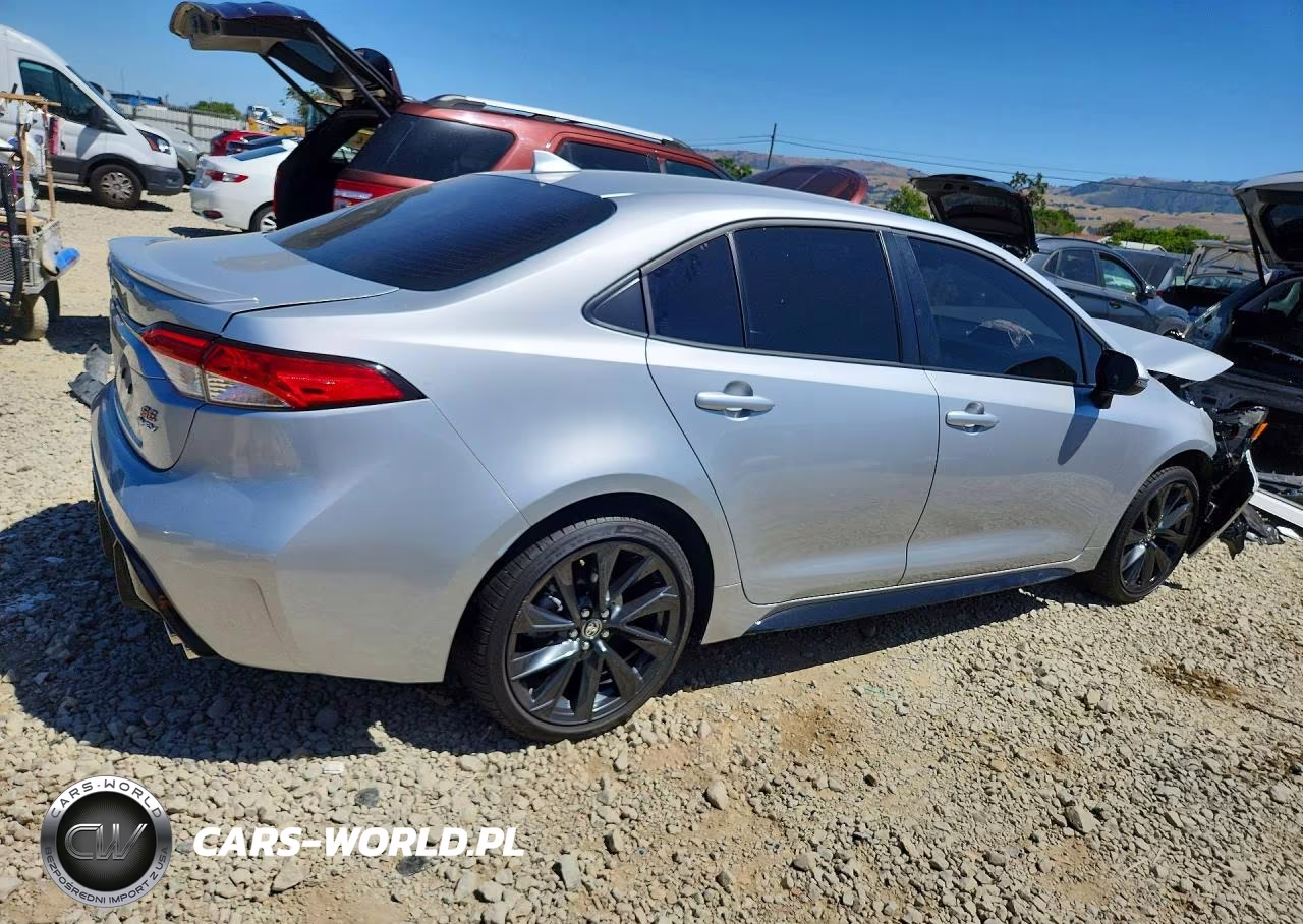 2026 Toyota Corolla Hybrid Se VIN:JTDBCMFE2T3115910 - 3