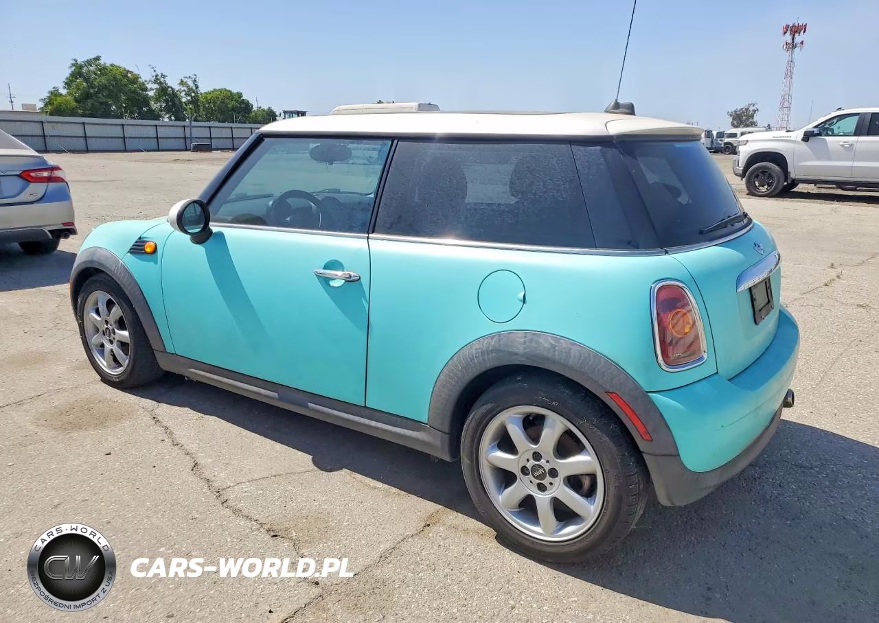 2009 Mini Cooper VIN:WMWMF33519TW79262 - 2