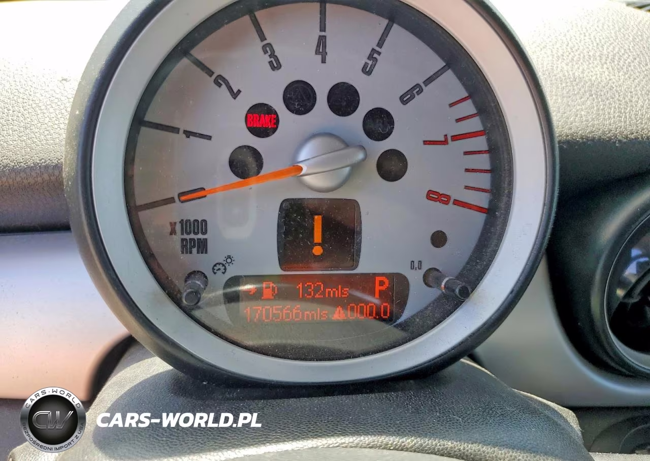 2009 Mini Cooper VIN:WMWMF33519TW79262 - 9